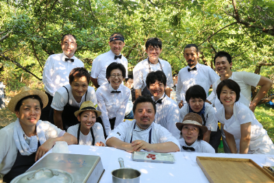 青空レストラン,farm table,大きな梅の樹の下で,集合